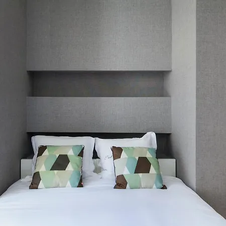 Apartment Plum Guide - Matchsticks Lisbon